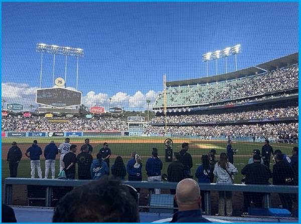 (4) Dodgers vs Giants – Sep 19, 20, or 21 plus Lot F Parking 1