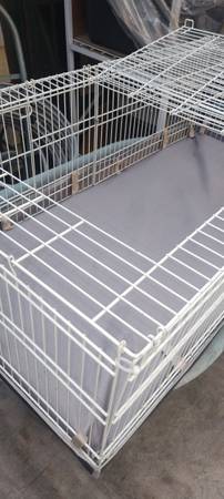 Big 5.5 ft x 2.5 ft enclosure with vinyl floor for your pets!! (lemon grove)64170247168770121