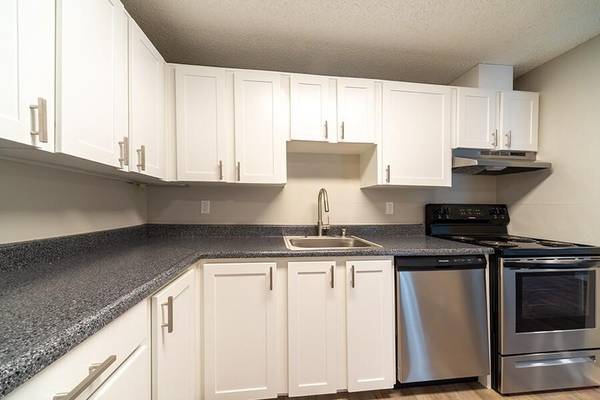 $1,410 / 2br - 862ft2 - Large Closets, Eat-in Kitchen, Basketball Court, Picnic Area (Tacoma Wa.)64031310833538121