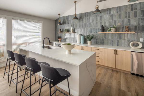 $1,452 / 2br - 792ft2 - Outdoor BBQ, On-Site Laundry Facilities, Community Clubhouse (Happy Valley, SE Portland, Milwaukie, Clackamas, Portla)63842022789377123