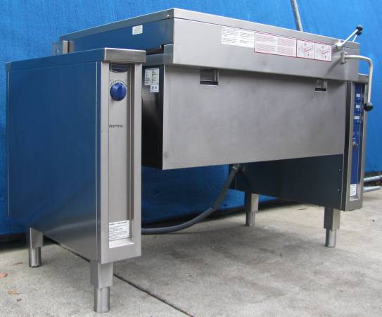 Electrolux 40 Gallon Pressure Bratt Tilt Braising Pan 9CHG583310 480V 1