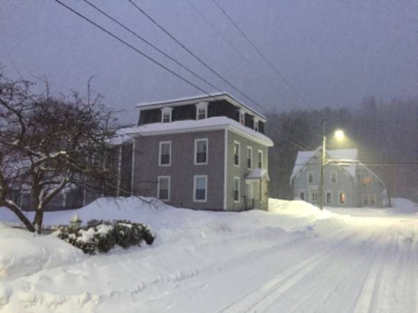 $1750.00 / 3br - 1500ft2 - 5 MONTH spring and summer vacation rental63313390894851122