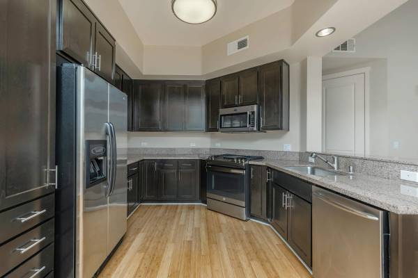 1bd 1ba, Interior Package Locker System, Situated in Emeryville! 1