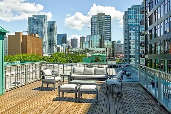 $1,895 Double Bed Studio Unit Available Now! Utilities Included! Apply Today! (Belltown)63934162773762120