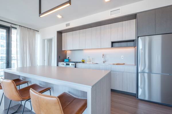 $6,750 / 3br - Printers Row 3 Bedroom, 6 Month Free Parking, Pool, Basketball Court (South Loop)64041646530689122