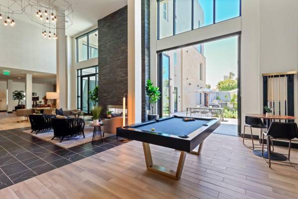 $2,773 / 1br - 735ft2 - ¡Vive donde eres valorado! 1 y 2 habitaciones listas para mudarse en Array63663854144257120