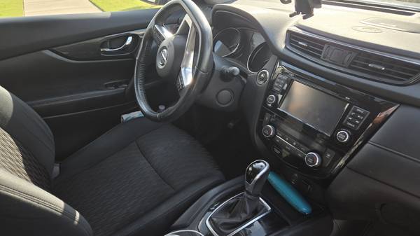 2017 Nissan Rogue - $12,500 (Moyock)63470410676865122