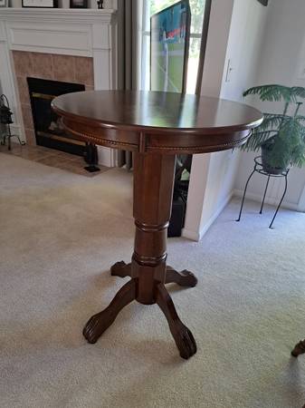 Pedestal/Pub Table 1