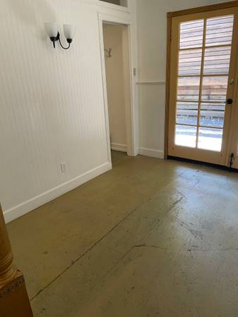 $1,500 / 503ft2 - Beautiful Downtown location storefront (Nevada City CA)63952109246338122