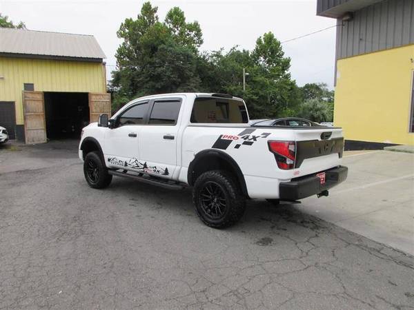 2021 Nissan Titan PRO 4X 4x4 4dr Crew Cab LLAME O ENVÍE UN MENSAJE HOY - $39,995 (+ House of Kars)63439984860161122