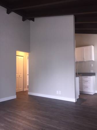 $2.695 / 1 dormitorio - 700 pies cuadrados - Unidad inferior de 1 dormitorio y 1 baño reformada en zona costera de Oceanside (Oceanside)63238601996675123