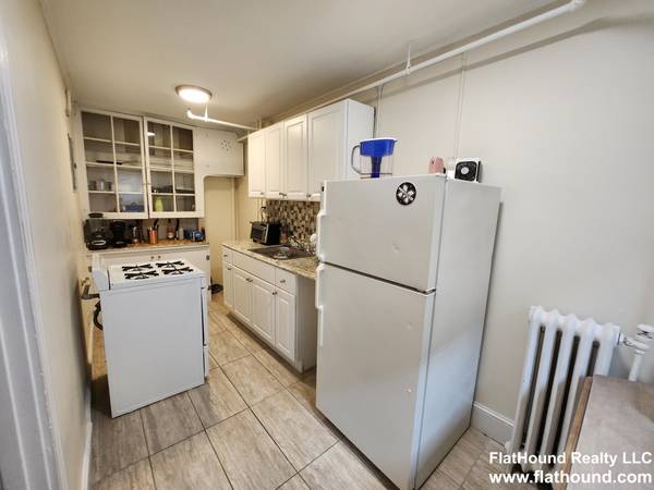 $2,095 Large Brighton Studio - DECEMBER 1st (Brighton)63996693281666123