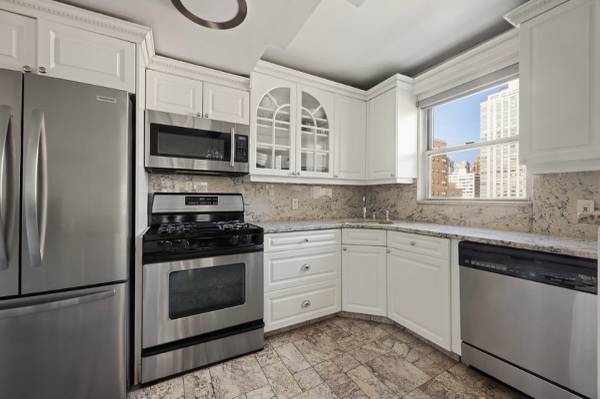 $1,250,000 / 2br - OVERSIZED 2 BEDROOM (New York)63945494721026124