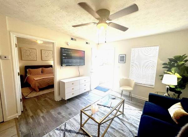 $1,169 / 1br - 576ft2 - One Bedroom Available63848628125187121