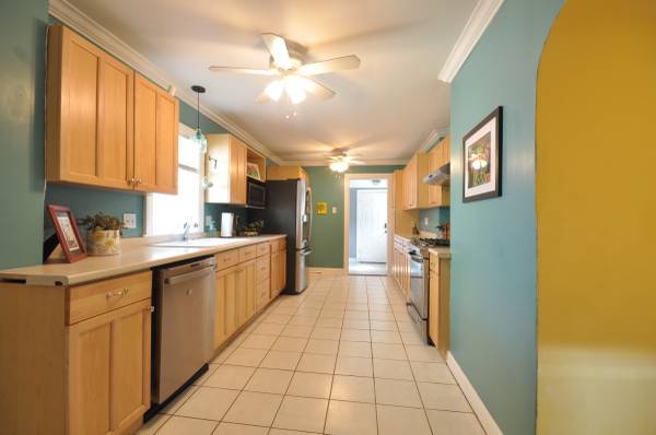 $899,900 / 4br - ATTENTION VALUE BUYERS...Don’t Miss This Opportunity! (Medford)63856339425411122