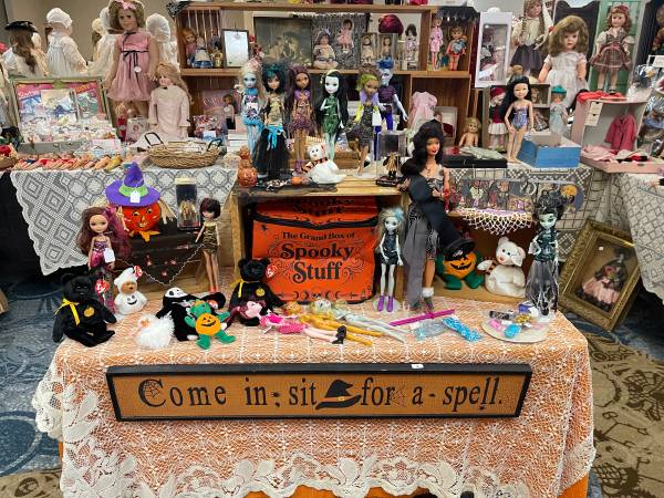 Jackson Antique & Collectible Doll Show 1