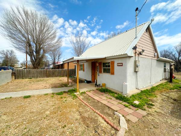$1,150 / 1br - 879ft2 - 1 bed 1 bath home month to month fully furnished in Las Vegas NM63806171134723121
