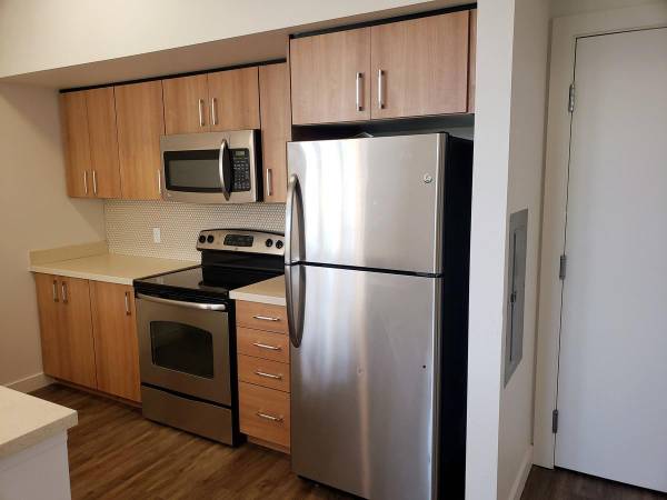 $1,753 / 1hab - 703ft2 - Estudio de 1 hab y 1 baño con lavandería en unidad ~ ¡Estacionamiento disponible! (Noroeste, Slabtown, Nob Hill, Pearl, Forest Park)63831327012481121