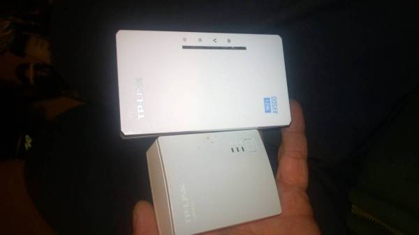 TP-LINK 300Mbps Wi-Fi Range Extender, AV500 Powerline Edition 1