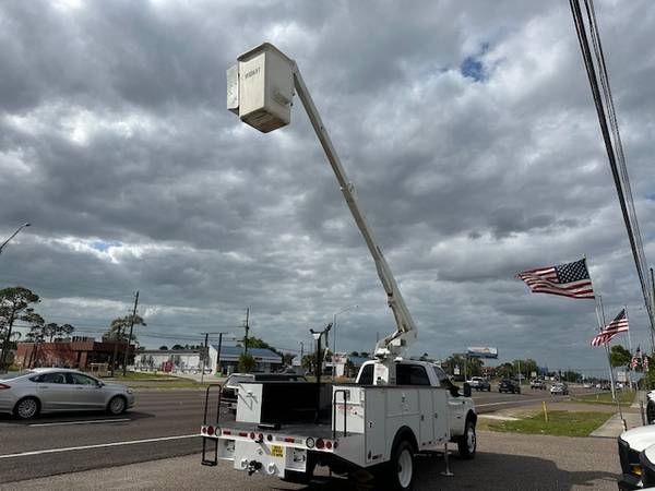 2003 FORD F550 V8 7.3L DIESEL BUCKET TRUCK 133K MILES LIKE NEW - $25,900 (40081 US HWY 19 N TARPON SPRINGS, FL 34689)63443805430019123