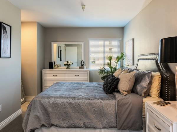 $2,150 FIRST MONTH FREE!! - Pets Welcome, Studio, 1 & 2 Bed Options (Hillcrest)63701665461891124