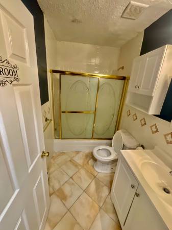 $2,100 / 2br - 900ft2 - Stunning 2be 1bath in Framingham is available for move-in immediately. (Framingham)63699469147907123