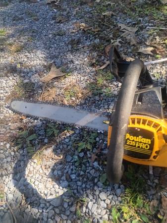 Chainsaw poulan 1