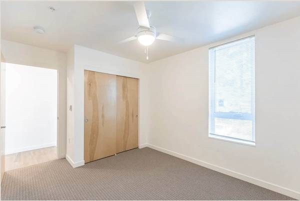 $1,545 / 2br - 819ft2 - Be at the center of it all: 2 BR, 1 BA, 819 Sq Ft. (Gresham - East Portland Area)63956647164290120