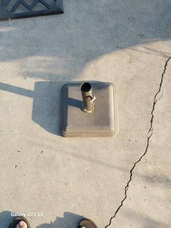 Outdoor Patio Umbrella Stand 1
