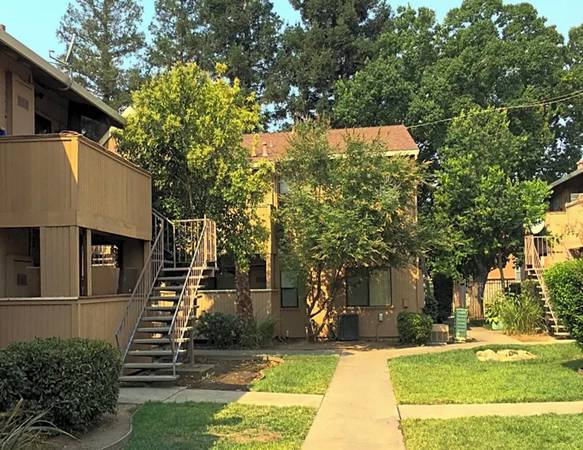 $1,599 / 2br - ¡MITAD DE MES GRATIS AHORRA AHORA! > Amigable con mascotas // Estacionamiento cubierto // 2 habitaciones (Sacramento)63791129057281121