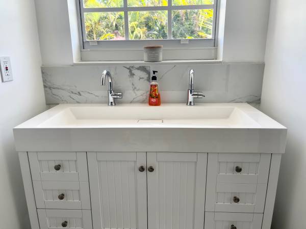 $1,699 / 1br - Near Key Biscayne And Downtown Brickell (Rhodes area coconut Grove)63906442769411124