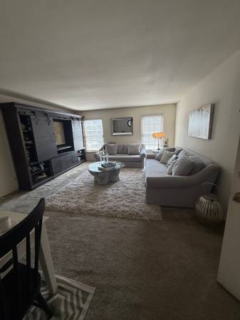 $1,099 / 2br - 1260ft2 - Westbury Harbour Apartments!! Free month of rent (St Matthews)64008825480066123