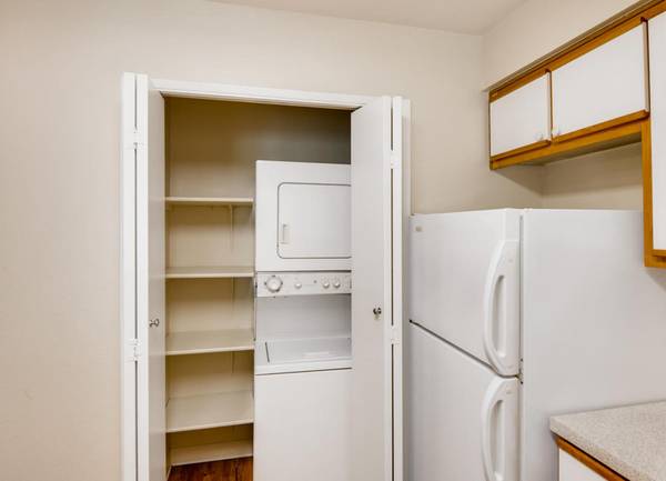 $1,550 / 1br - 3 MONTHS UTILS INCLUDED - Spacious 1 Bedroom + Fans, LED Lighting (Beaverton)64039222508929123