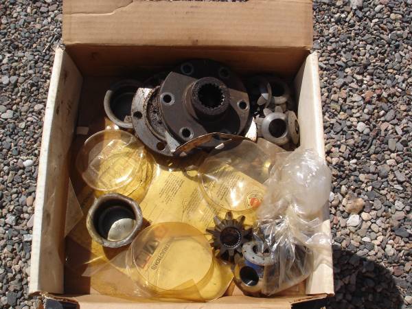 Chev. Full-Time 4X4 Front Hubs & Gear Kit 1