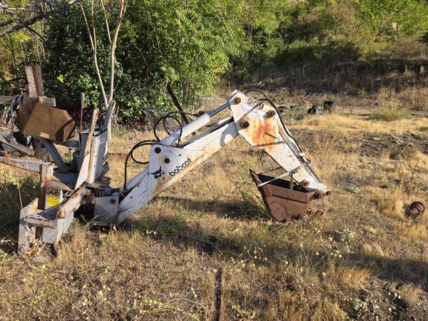 909 Bobcat Backhoe 1