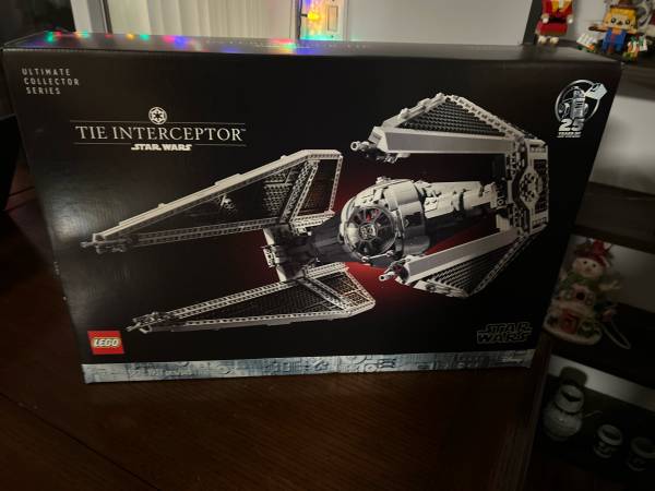 Lego UCS Tie Interceptor  75382 1