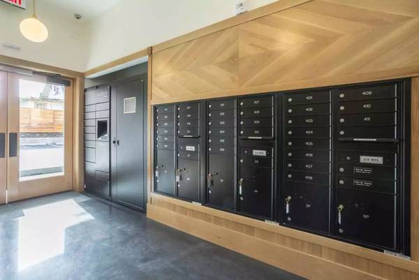 $1,699 / 513ft2 - Amazing Studio in Portland. 513 SqFt! (Portland)63777293566849121