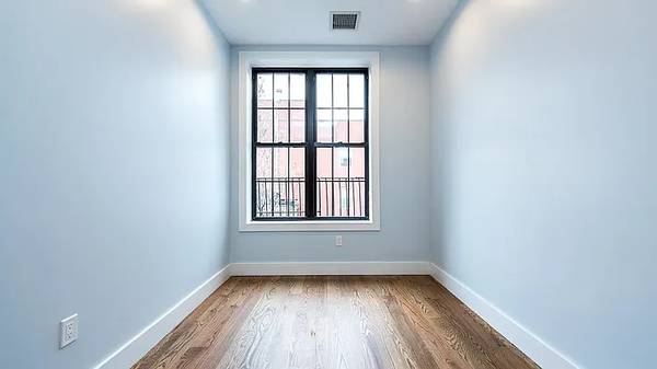 $3,800 / 3br - Spacious and newly renovated 3-bedroom, 2 full-bath (Bushwick)63816575746305122