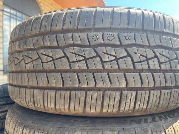 225/40/18 CONTINENTAL SET OF 4 1