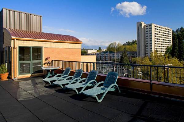 $1,915 / 2hab - 910ft2 - Comunidad Cerrada, Techos Altos, Lavavajillas, Chimenea de Gas (Goose Hollow, Portland)63831607522179122