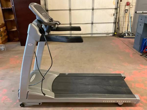 FOLDABLE TREADMILL 1