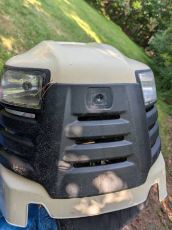 cub cadet hood - $15 (MILFORD)63470985207681122