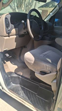 2006 Ford econoline E350 - Photo 12