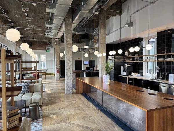 $136 Your Hustle Starts Here — Coworking Desks in the Heart of Downtown Hou (Houston)63906679004035123