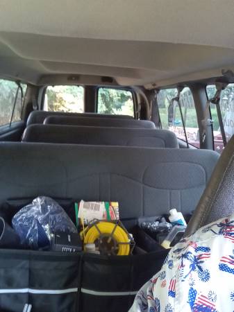Furgón pasajeros Chevy 3500 extendido 2002 - $5,000 (Fairfax)63616306350083123