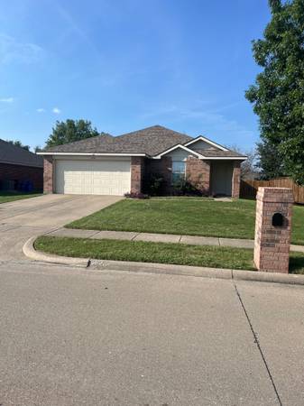 $1,865 / 3br - 1585ft2 - ROYSE CITY IMMACULATE all brick 3/2/2 (Royse City:Woodland Creek Subdivision)63796578542721120