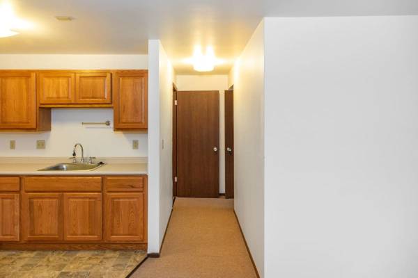 1/BD, Fully Applianced Kitchen, Laundry Suites 1