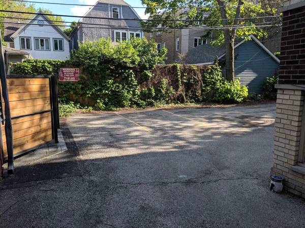 $2,400 / 1br - Luxury and great location private and furnished apt (Wst)63898733828482120