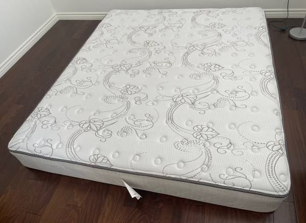 California King Mattress + box spring 1