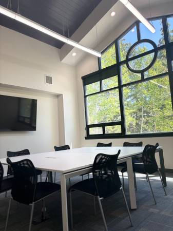 ¡Espacio de sala de reuniones disponible por $274! ¡Ubicación privilegiada! (Park City)63674363753217120